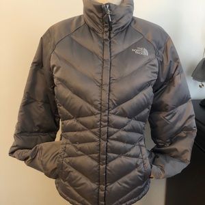 SOLD! The North Face Puffer Jacket 🧥